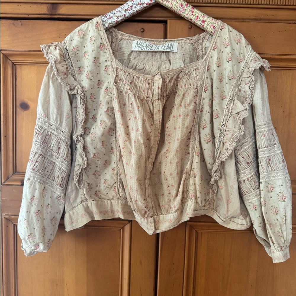 Magnolia Pearl Cream withPink Floral Blouse